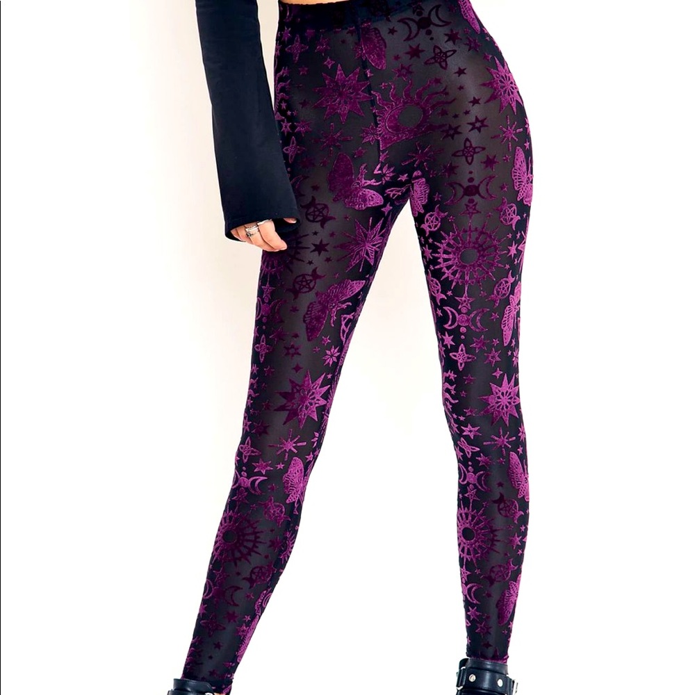 Burned Velvet Plum Spell HW Leggings